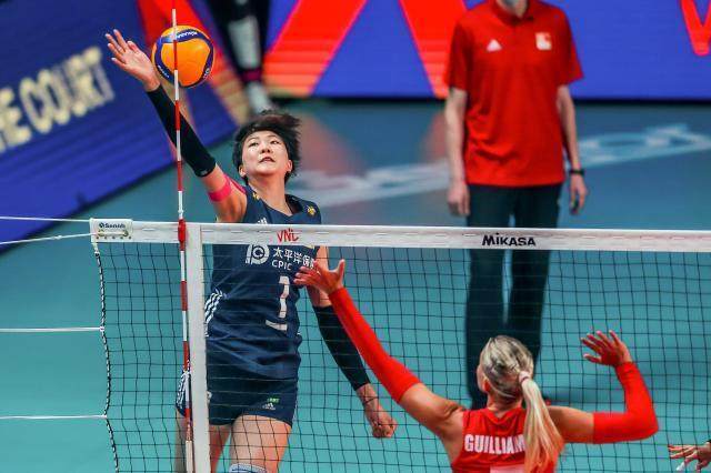 1655306932489072480.jpg 中国女排.jpg